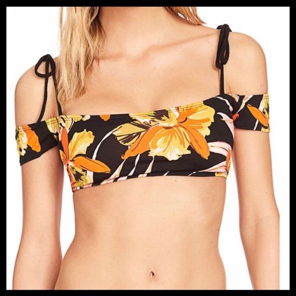 Robin Piccone Other - 🌻NWT🌻Robin Piccone Off the shoulder Swim Top